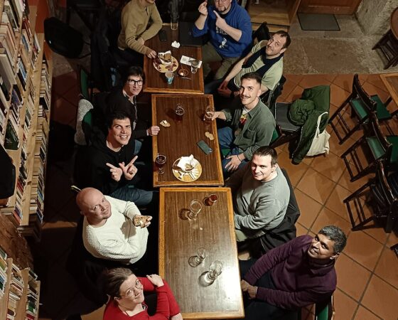 Avec le groupe local de Lyon, la Cabale de la quenelle. Photo DMontagne en résidence, CC BY-SA 4.0 via Wikimedia Commons