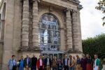 Les bénévoles de Wikimédia France en visite à l’exposition « Le monde selon l’IA »