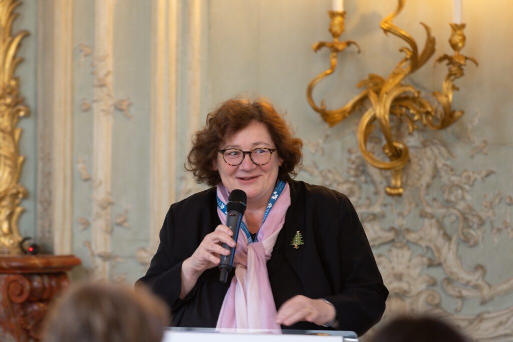 Marie-Françoise Limon-Bonnet pendant son discours à la conférence de presse Wikimédia France du 13 janvier 2026